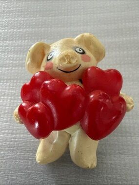 Vintage 1984 Fun World S Lehman Valentine Pig Heart Pin Brooch Retro 80s